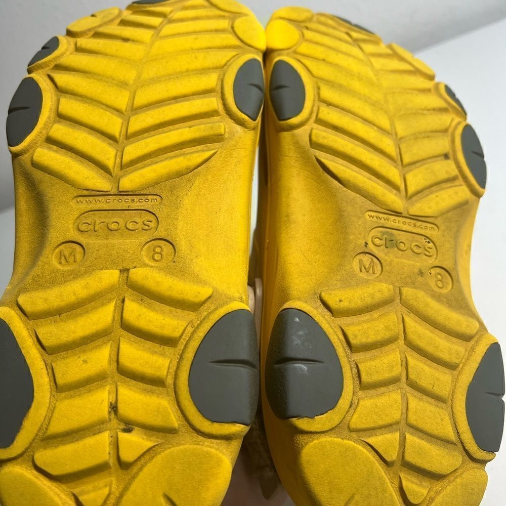 Classic Crocs Comfort With Charms Yellow Size 8 - Picture 9 of 9